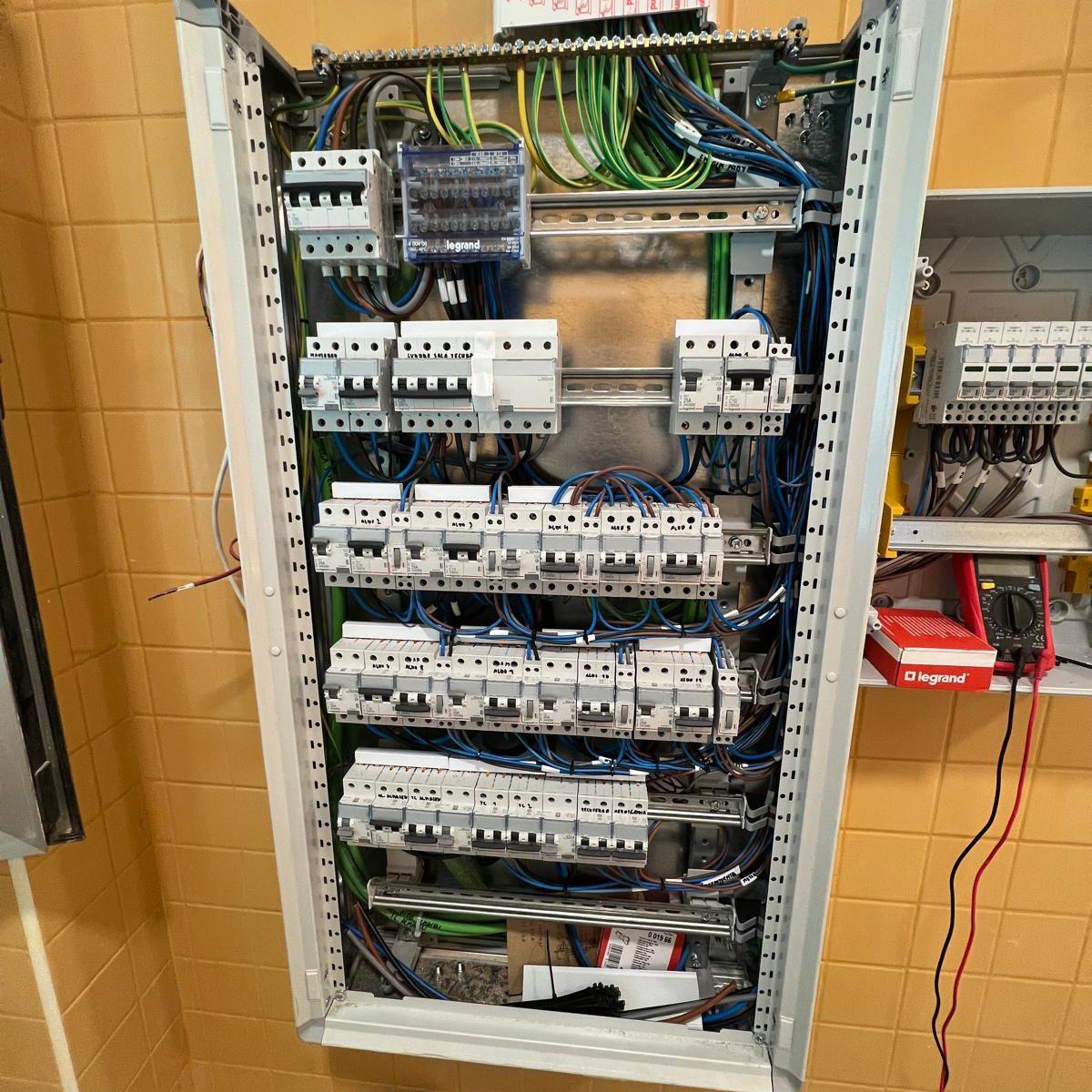 Electricista en Sevilla - trabajo eléctrico 8